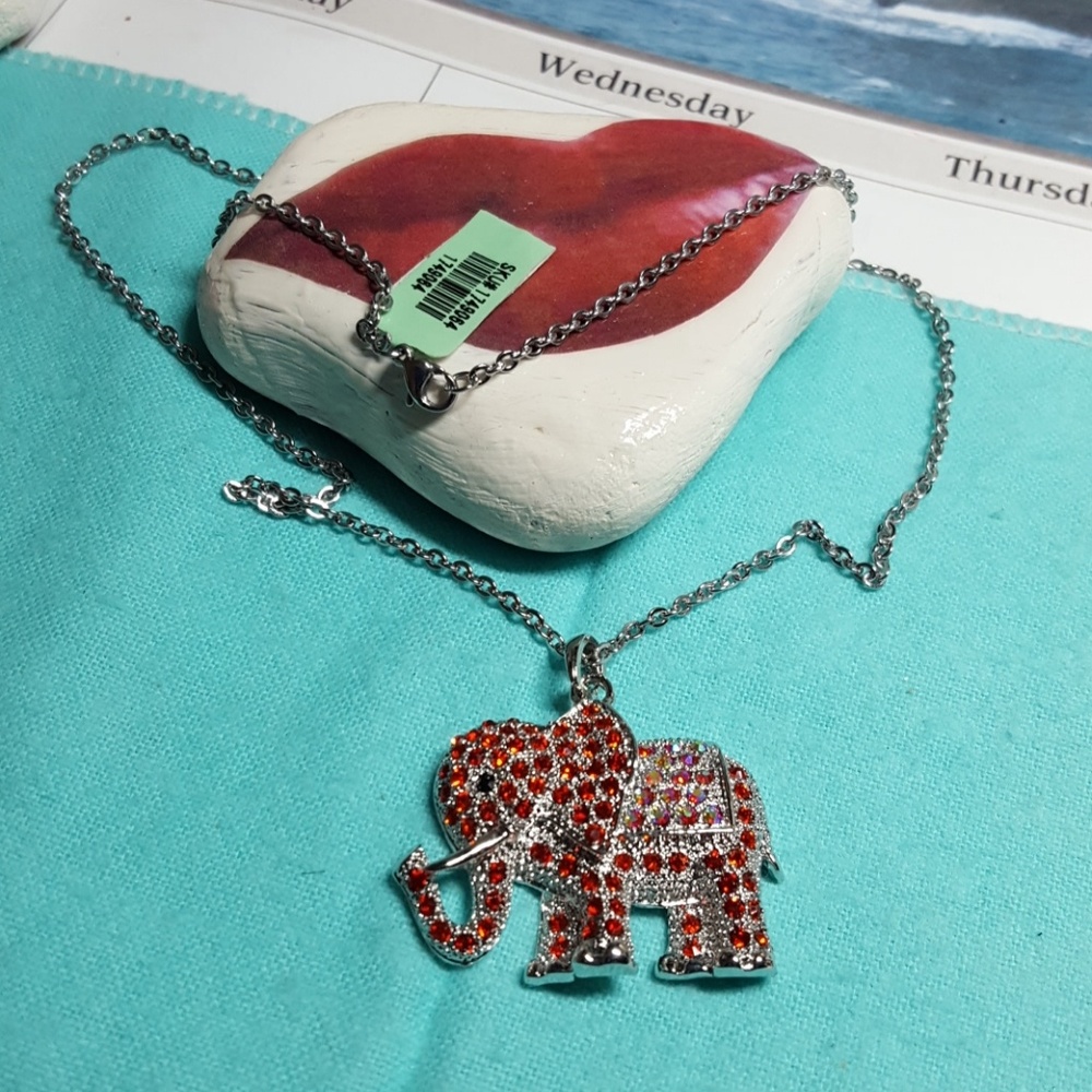 Elephant Necklace - Picture 3 of 3